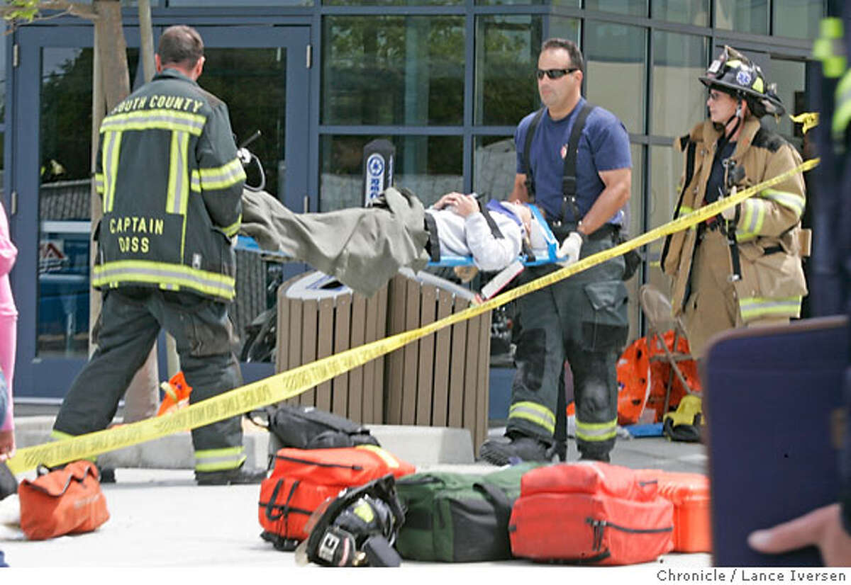 BELMONT / Terrifying crash as SUV hits students at bus stop / 4