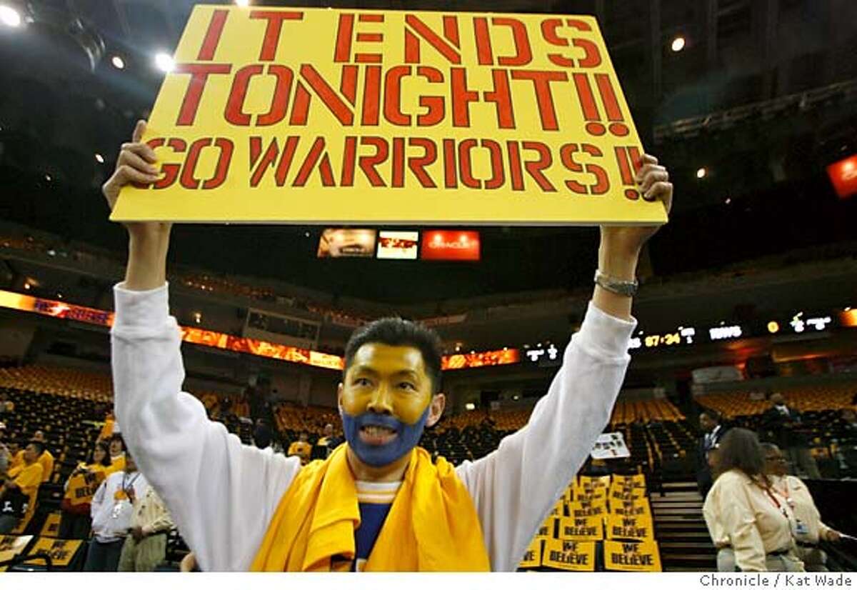 Paul Wong from Alameda holds up his It Ends Tonight sign hours before the start of The Golden State Warriors v The Dallas Mavericks game 6 of round one of the playoffs at Oracle Arena on Thursday May 3, 2007. Kat Wade/The Chronicle Paul Wong (CQ, subject)