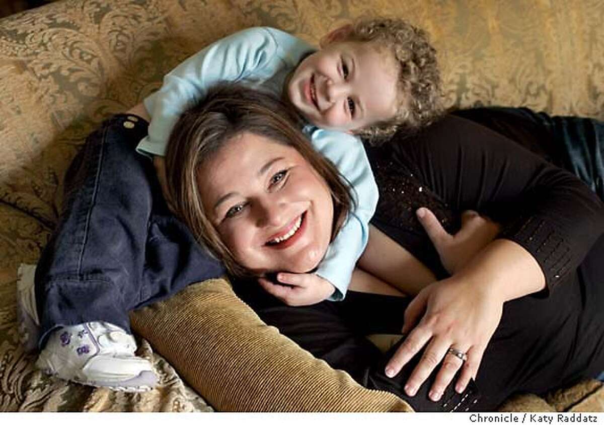 Jennifer Weiner, author of "In Her Shoes" is in town promoting her new book, "Goodnight Nobody." We photograph her in her hotel room with her lovely 2-yr-old daughter Lucy Bonin. "In Her Shoes" has been made into a movie starring Cameron Diaz. Photo taken on 10/18/05, in San Francisco, CA. By Katy Raddatz / The San Francisco Chronicle