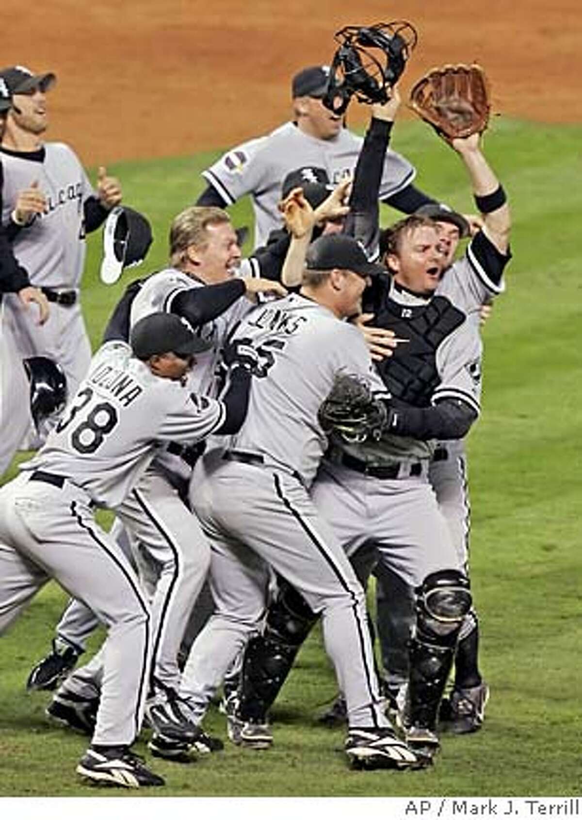 A sweeping success / Chicago's first title since 1917 erases bad memories