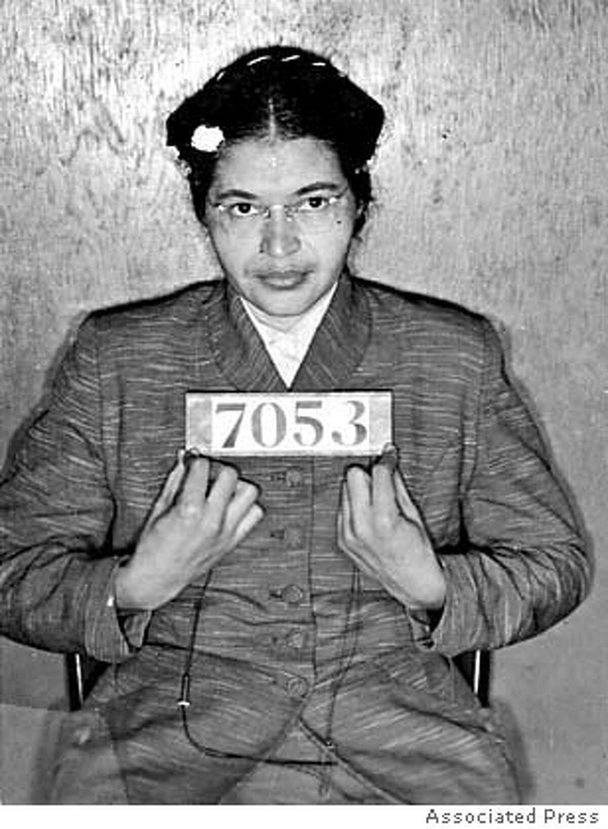 how did rosa parks arrest contribute to the civil rights movement