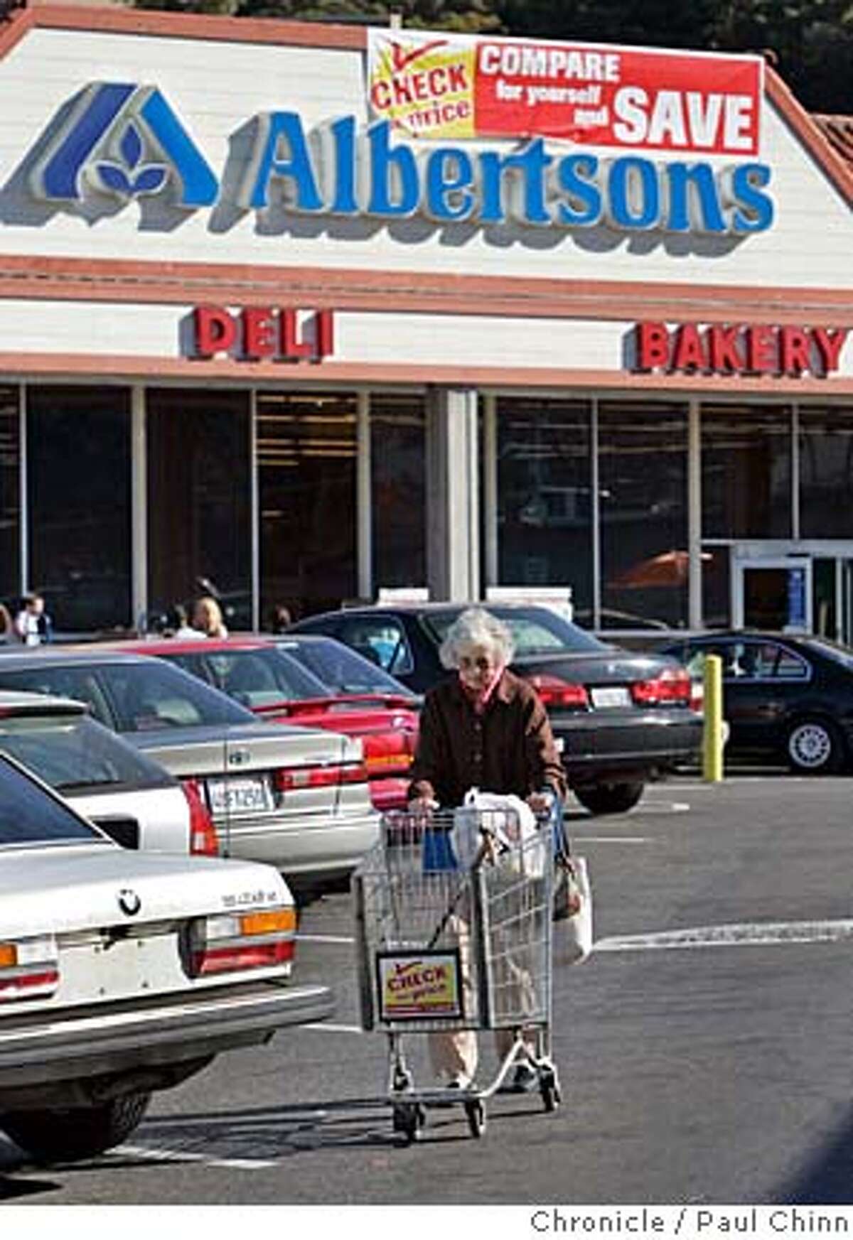 Grocery store woes / Buyers eye Albertson's Inc., hurt by discount