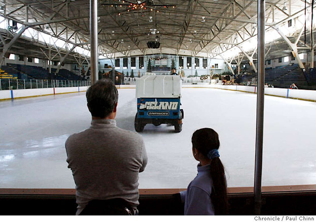 BERKELEY / Skaters say goodbye / Ice rink where thousands chased their