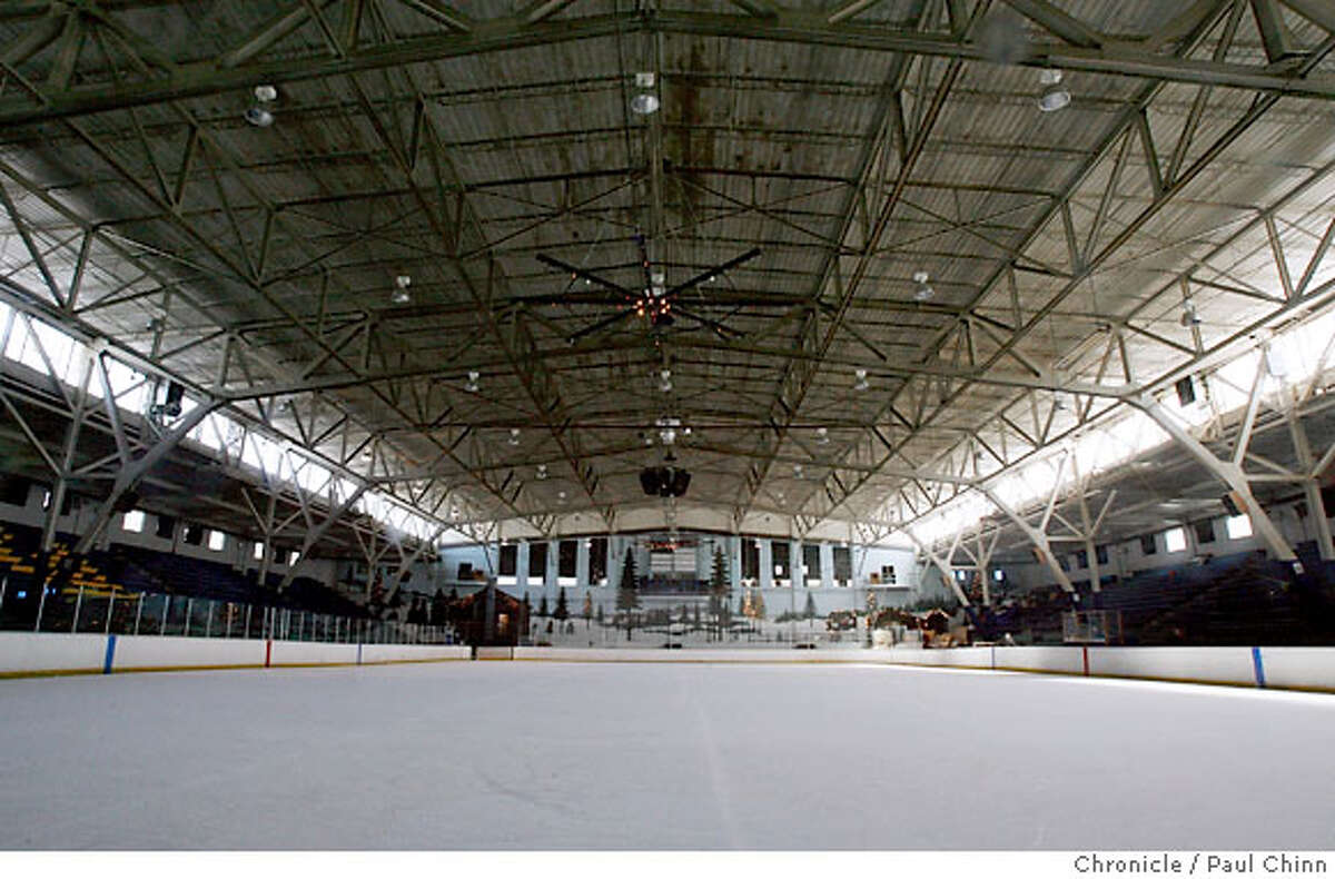 BERKELEY / Skaters say goodbye / Ice rink where thousands chased their