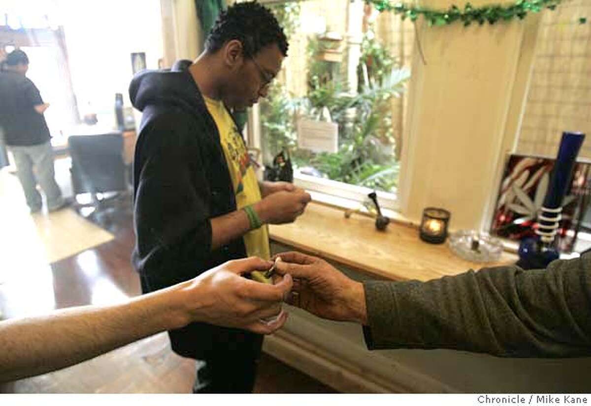 MARIJUANA_185_MBK.jpg Medical marijuana patients share a joint while medicating (smoke marijuana) at HopeNet, a marijuana dispensary in San Francisco, CA, on Wednesday, March, 14, 2007. photo taken: 3/14/07 Mike Kane / The Chronicle * MANDATORY CREDIT FOR PHOTOG AND SF CHRONICLE/NO SALES-MAGS OUT