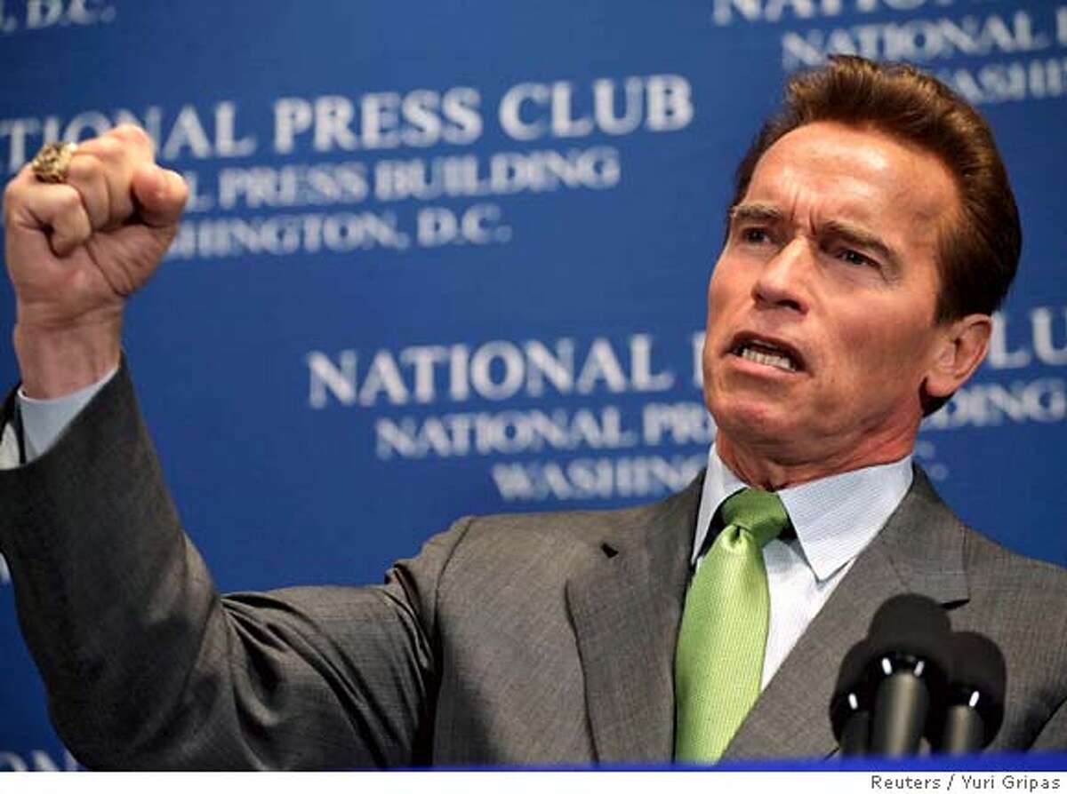 Governor Arnold Schwarzenegger (R-CA) speaks at the National Press Club Newsmaker luncheon in Washington February 26, 2007. REUTERS/Yuri Gripas (UNITED STATES) 0