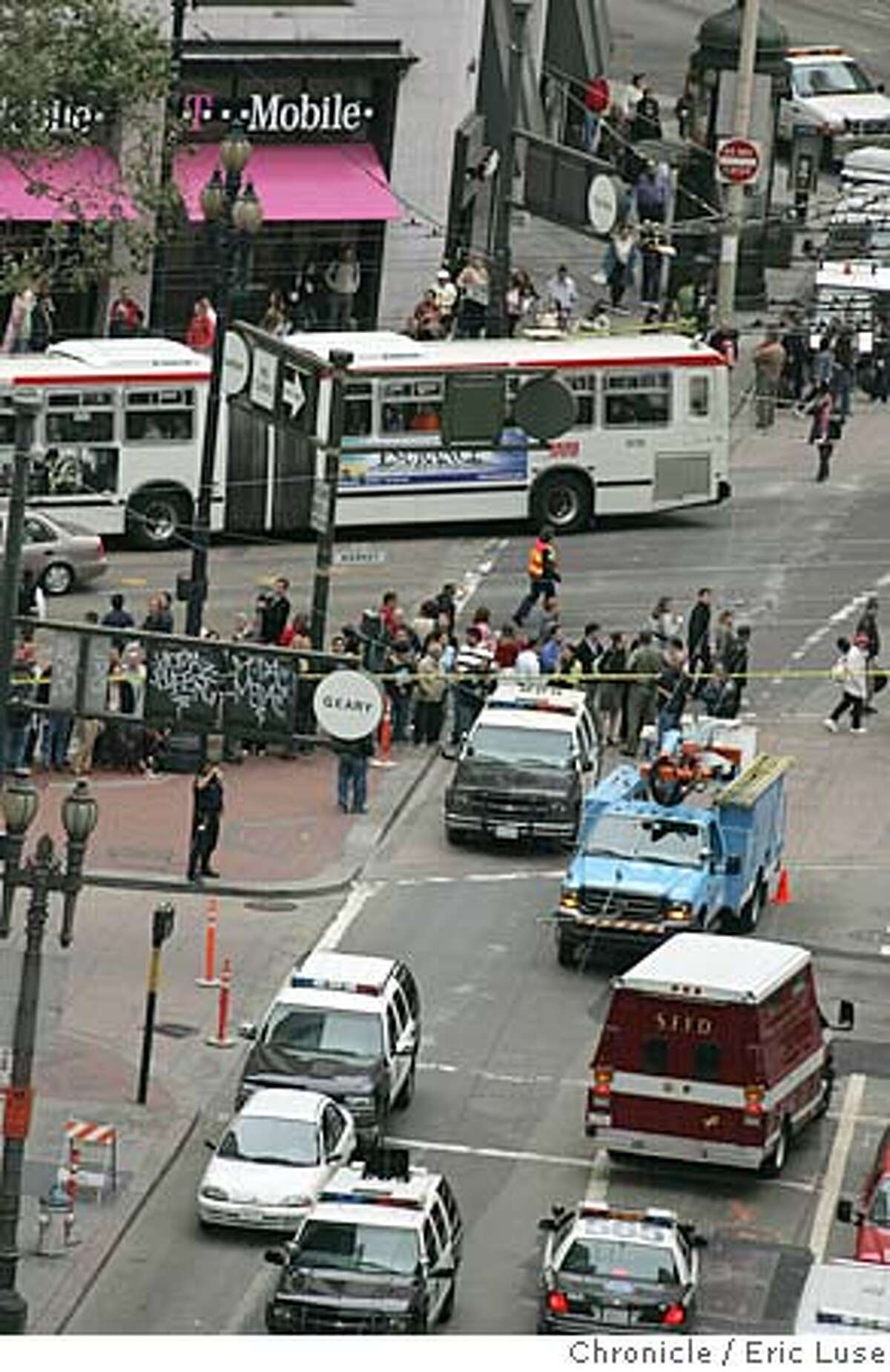 explosion_133_el.JPG Looking down Keary to Market Streets which were blocked off. Explosion at Kearny and Post in a PG&E underground transformer forced the evacuation of surrounding buildings and blocks of traffic rerouted. Event on explosion_133_el.JPG in San Francisco Eric Luse / The Chronicle