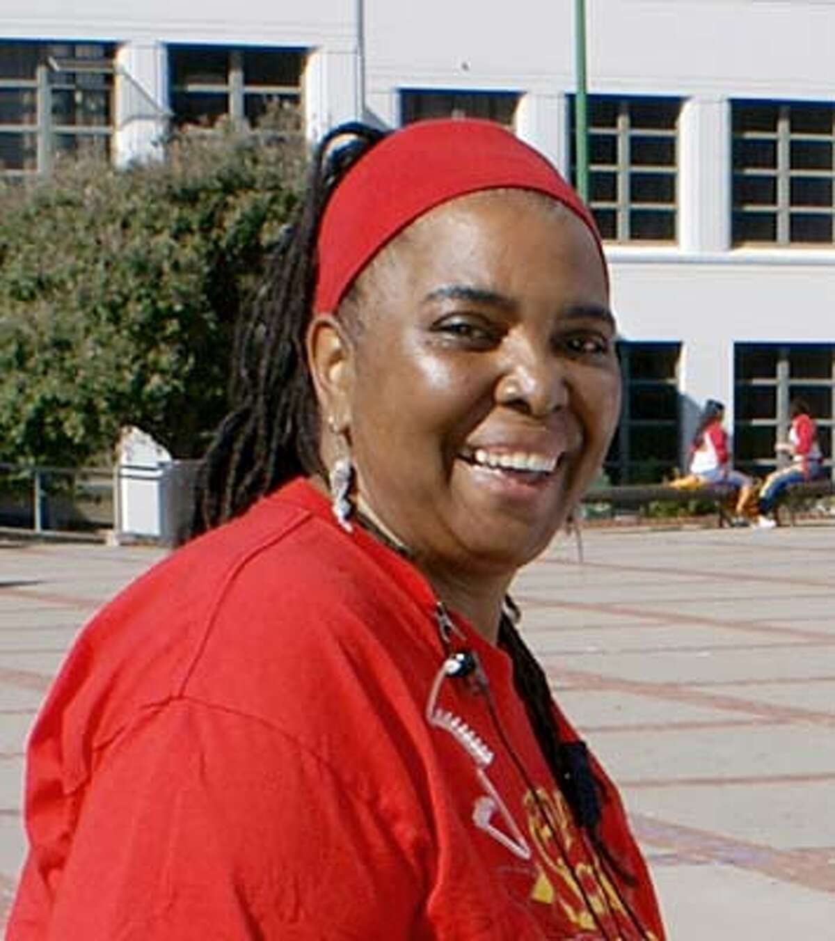 Photo of Denise Brown, vice principal at Berkeley High, who died Feb 2. Ran on: 02-14-2007 Administrator denise brown, who didnt use capitals in her name, was the heart and soul of Ber- keley High. Ran on: 02-14-2007
