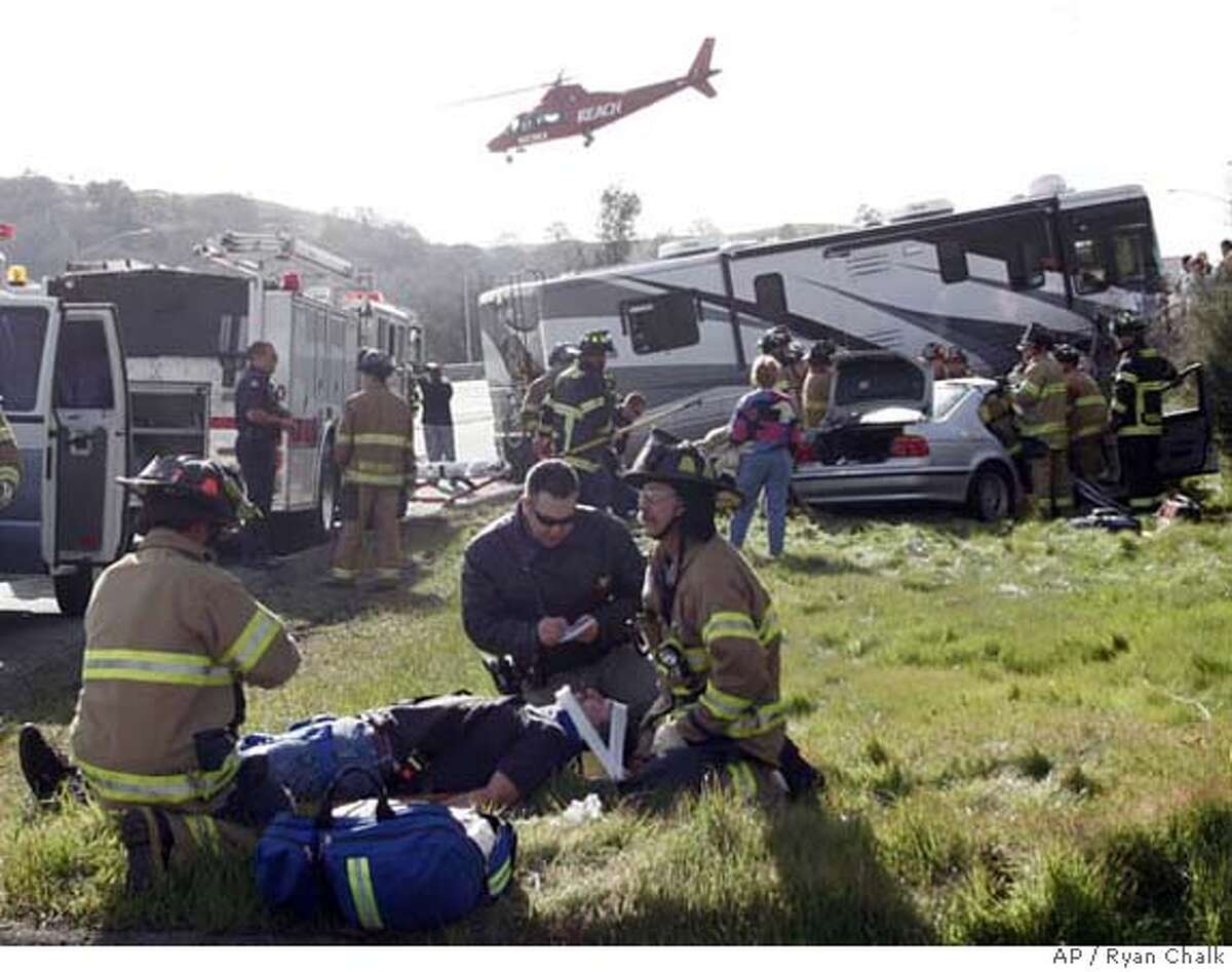 VACAVILLE / 3 killed, 8 hurt in I80 crashes after car jumps divider