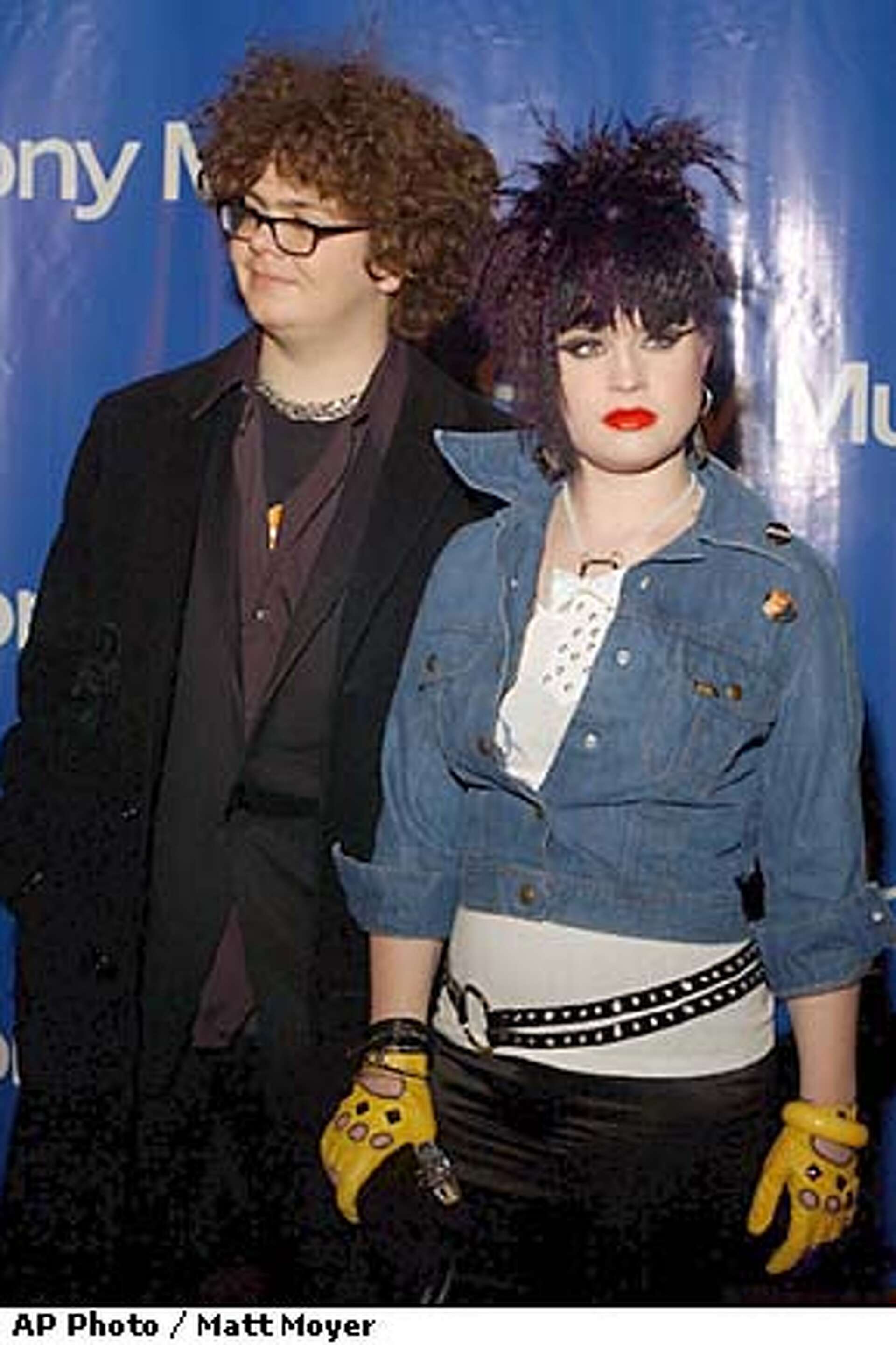 Osbourne sibs feud over Aguilera; Oscars pricey goodie bag; Zellweger  takes a spill.