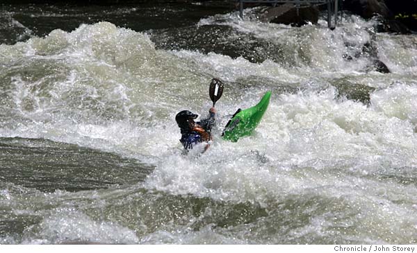 Kayaking Raging River CALIFORNIA / Raging rivers a danger for weekend travelers / Swimmers ...