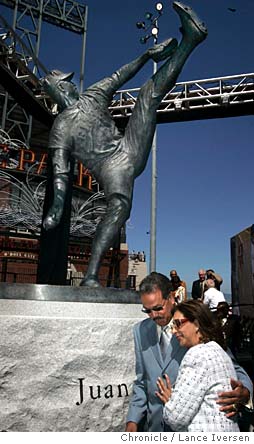 Establishing, Juan Marichal statue outsi, Stock Video