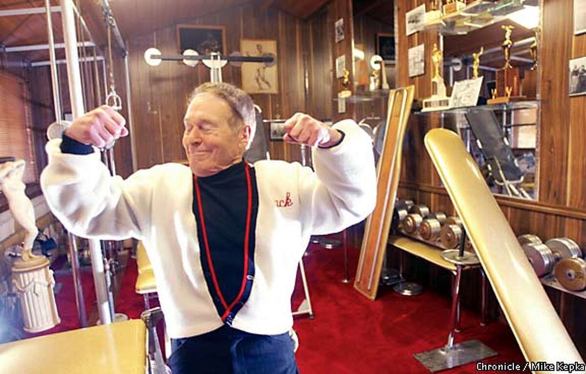 Raising the bar / At 88, fitness guru Jack LaLanne can run circles