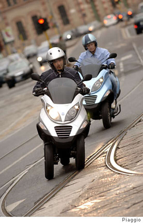 TWO FRONT WHEELS / Piaggio's MP3 scooter-trike: First, the ...