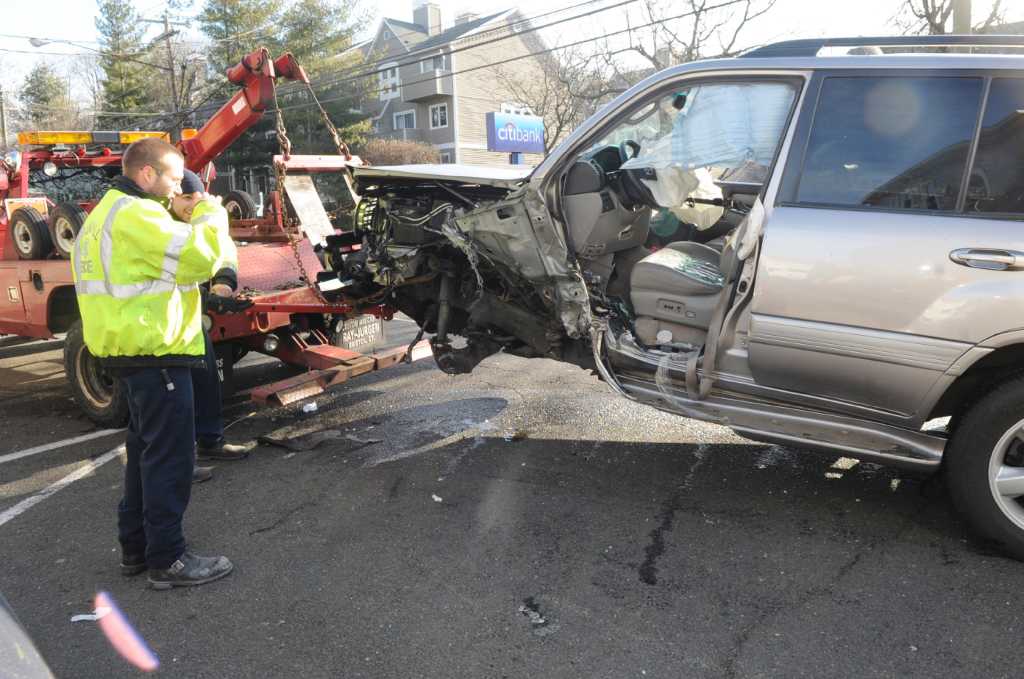 Greenwich teen cited in crash that injured 2