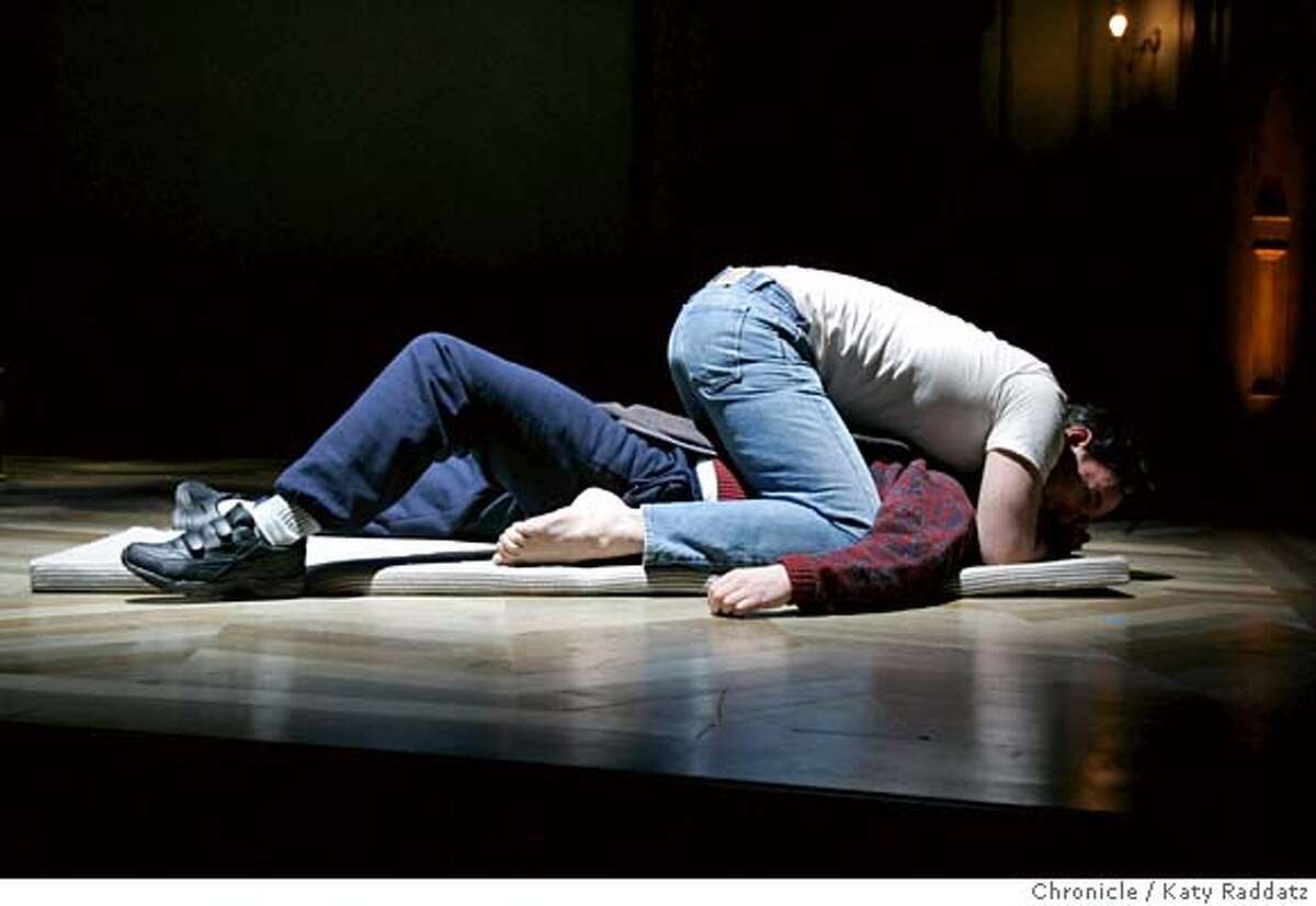 'Pillowman' twists fairy tale into nightmare in tantalizing whodunit