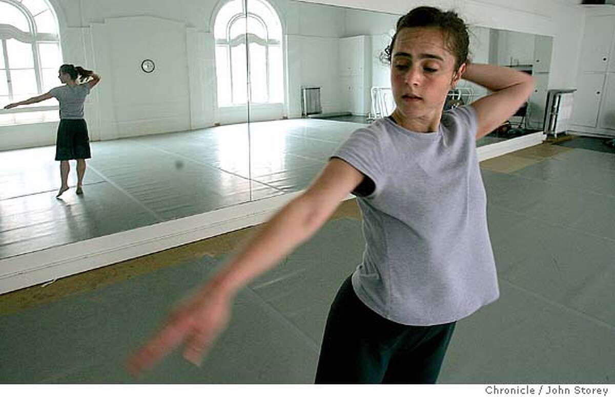 SCHWEIKER_jrs_0210.jpg Story on dancer choreographer Heidi Schweiker, Pictures at the SF Dance Center in San Francisco. John Storey San Francisco Event on 6/23/05 MANDATORY CREDIT FOR PHOTOG AND SF CHRONICLE/ -MAGS OUT