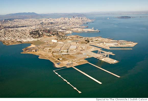 Old warehouses would be demolished to make way for the new stadium. The  Hunters Point site of the proposed 49ers stadium in San Francisco, Calif.  on Tuesday, March 27, 2007. Mayor Gavin