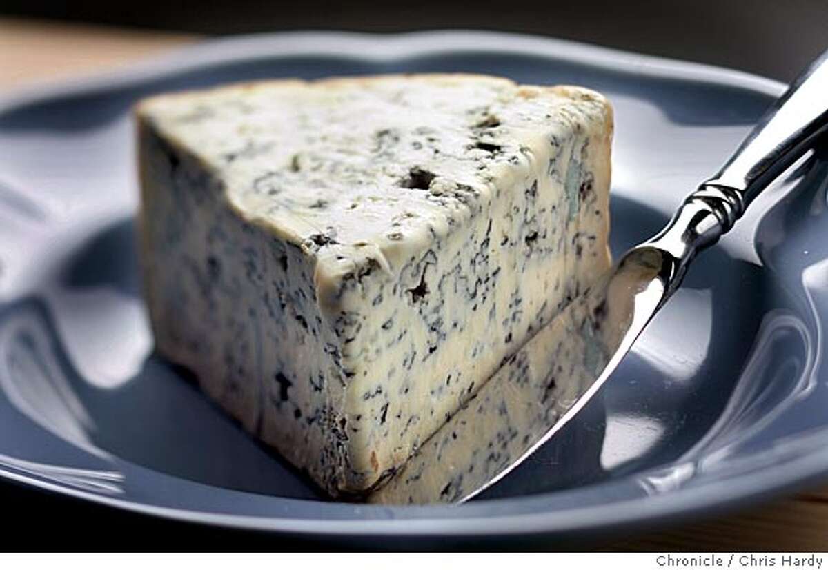 Bleu d'Auvergne cheese in San Francisco 6/2/05 Chris Hardy / San Francisco Chronicle