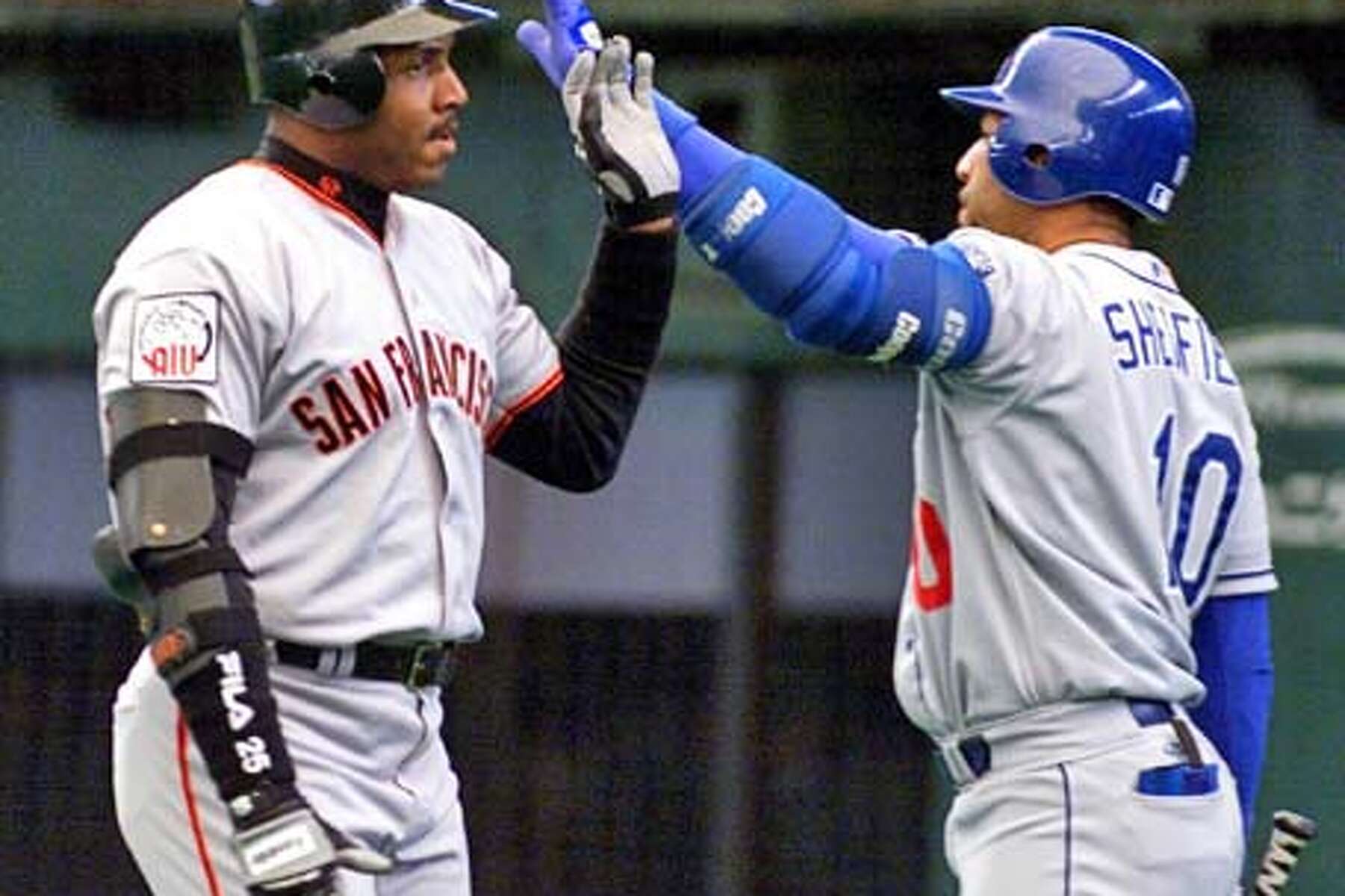April 2, 2002: Barry Bonds hits two HRs as Giants rout Dodgers on Opening  Day