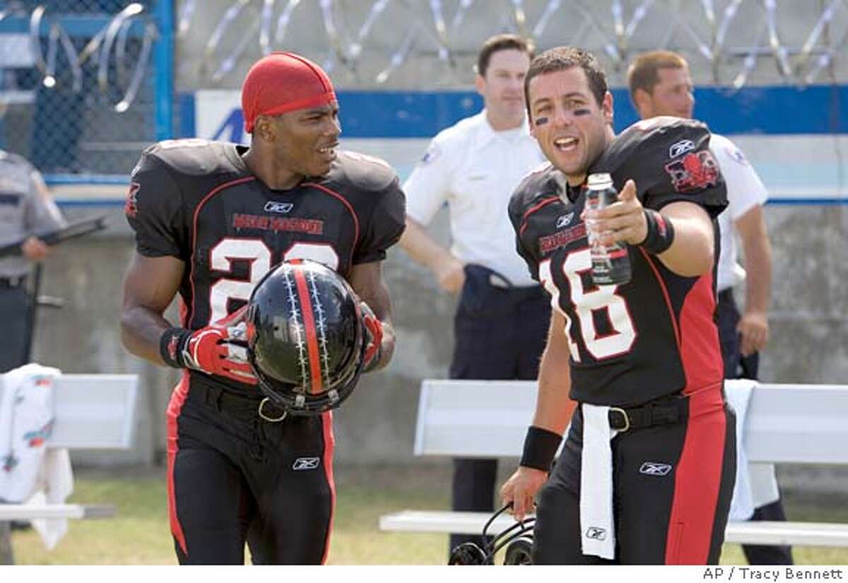 'The Longest Yard' may sag a bit with its sports cliches. Then again