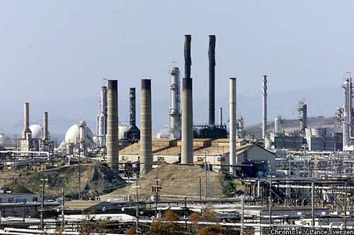 The General Chemical refinery in Richmond was shut down after a chemical spill tuesday. By LANCE IVERSEN/SAN FRANCISCO CHRONICLE