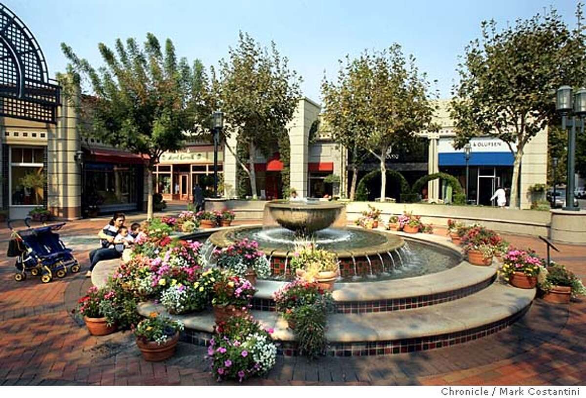 Walnut Creek: Plaza's boutiques help shoppers think outside the Square