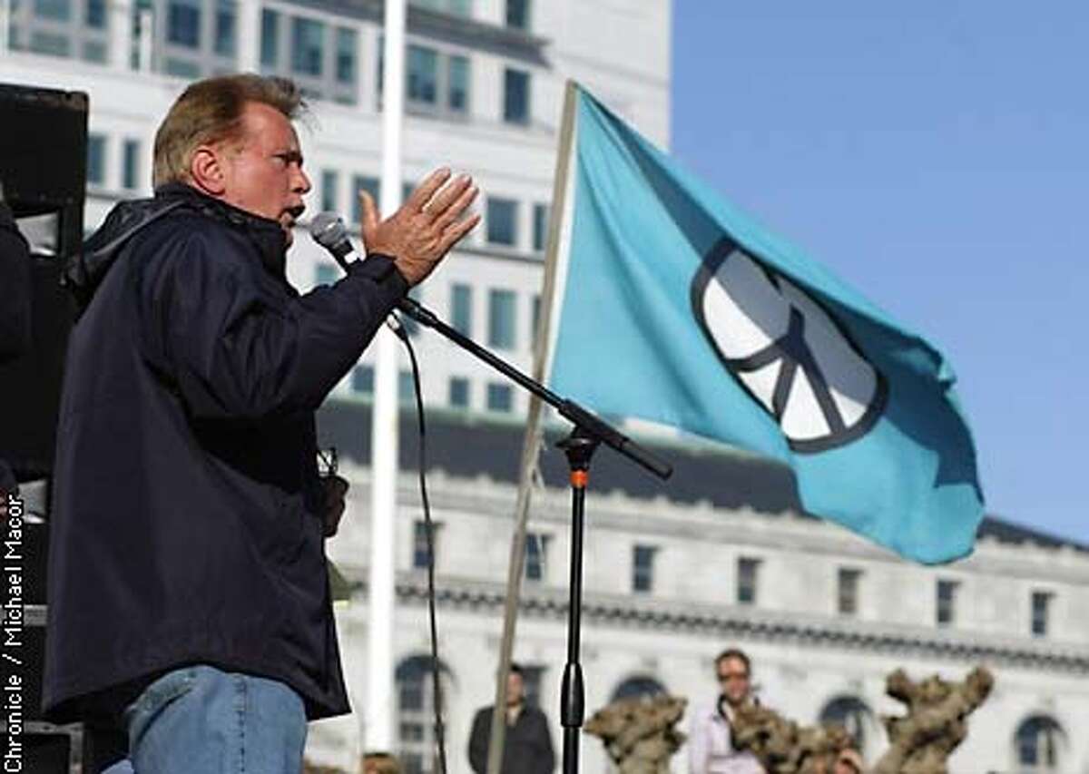 PEACE19A-C-18JAN03-MT-MAC Actor and peace activist Martin Sheen addresses the crowd at the Civic Center. Anti-war protest fills the streets of San Francisco. by Michael Macor/The Chronicle