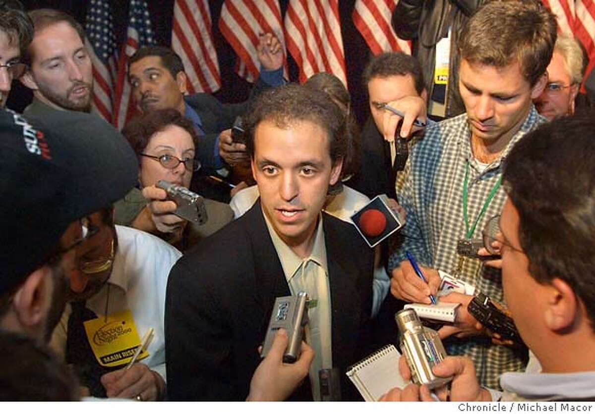 GOREADDRESS4-C-08NOV00-MN-MAC Chris Lehane press spokesman for Al Gore answers questions from the press at the Media Center inside the Lowes Hotel, downtown Nashville,Tenn. by Michael Macor/The Chronicle 6/20/2001, 7/6/2001, 6/30/03, 9/16/03 CAT lehane only Magazine#Magazine#SundayMagazine#10/24/2004#ALL#Advance#0#421805234