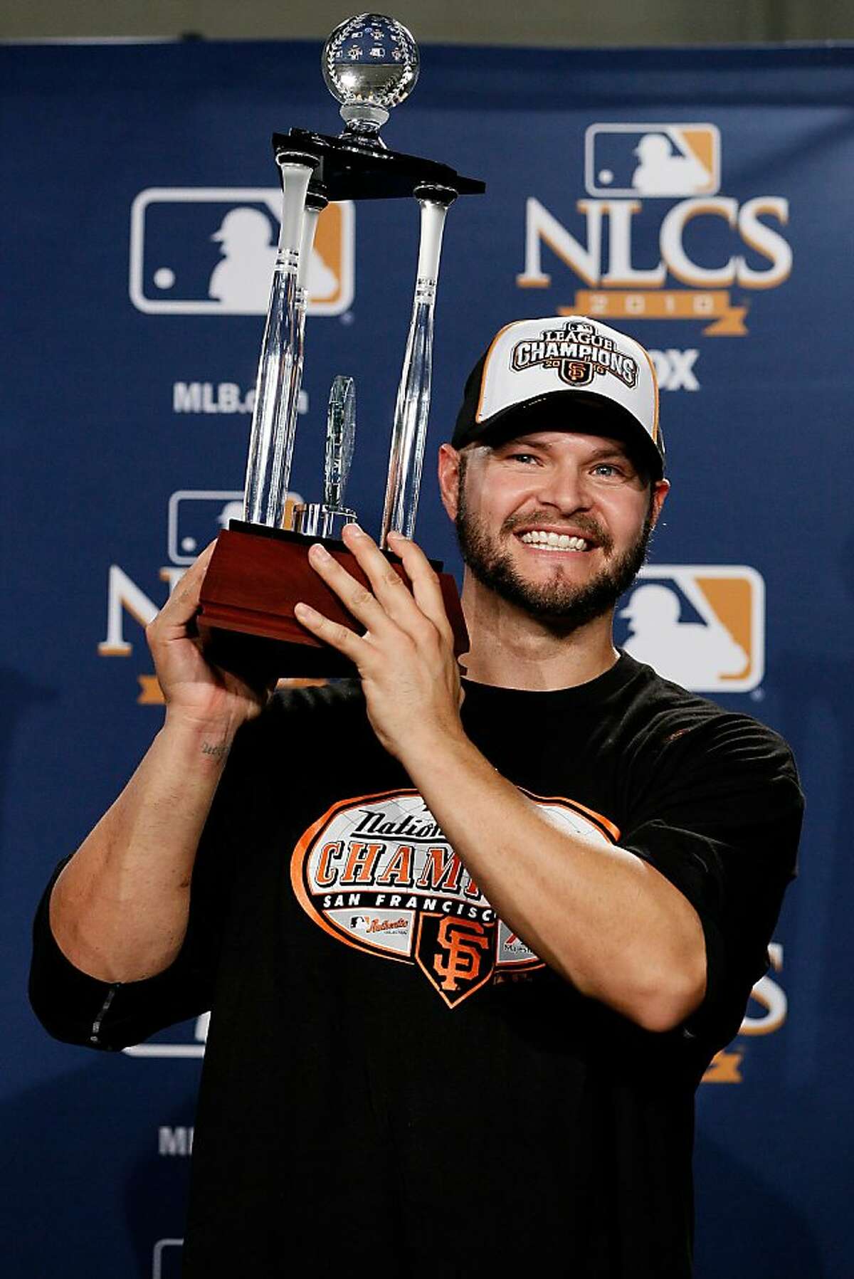 Cody Ross agrees to terms with Red Sox