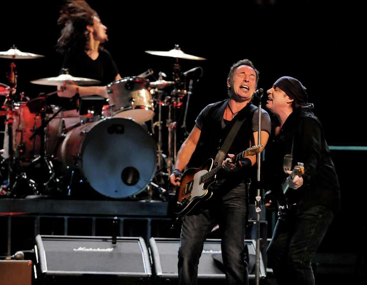 Springsteen schedules Albany show in April