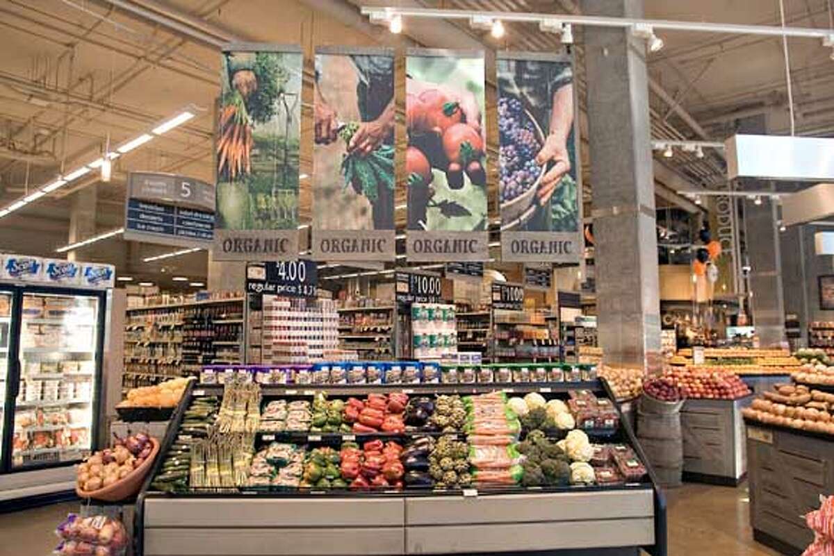 Safeway to spend a bundle on new image / 100 million ad campaign to