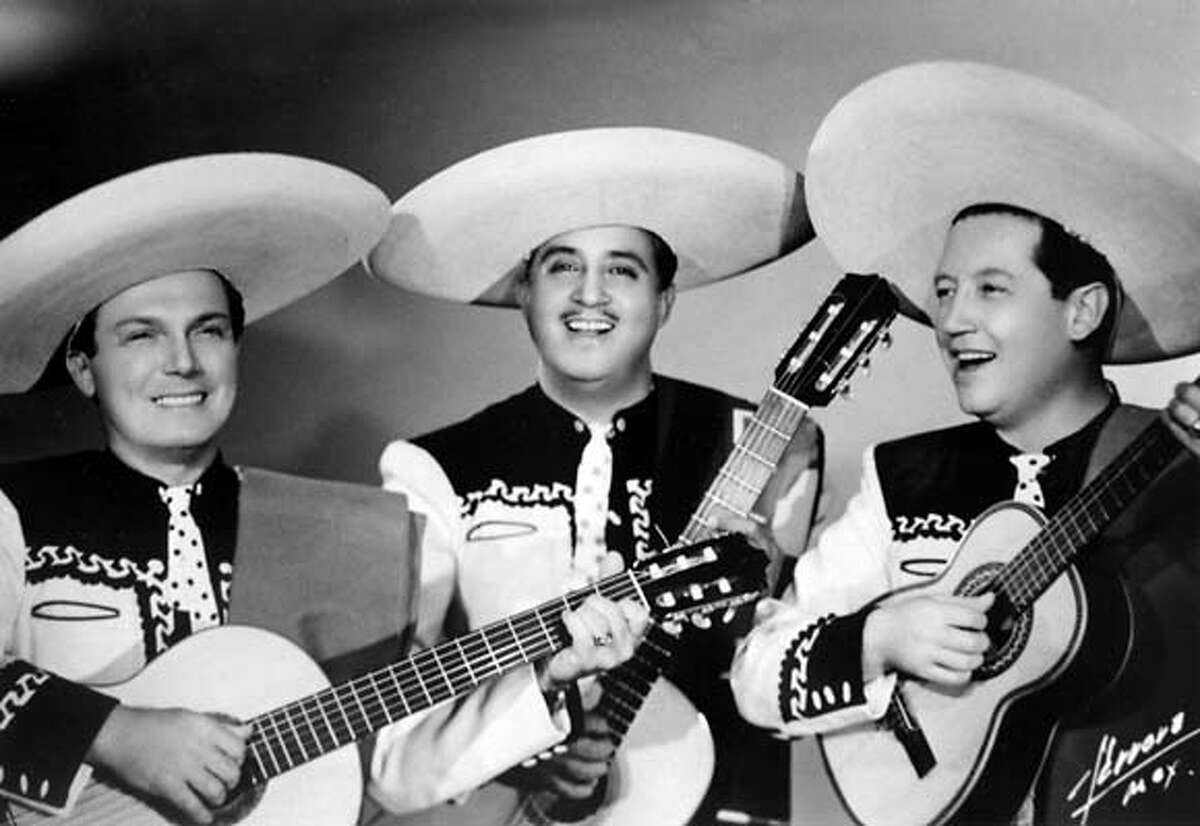 A renewed Trio Los Panchos sings beloved boleros, reviving a sensual