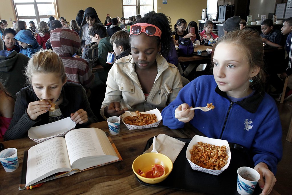 new-school-food-guidelines-mean-healthier-fare