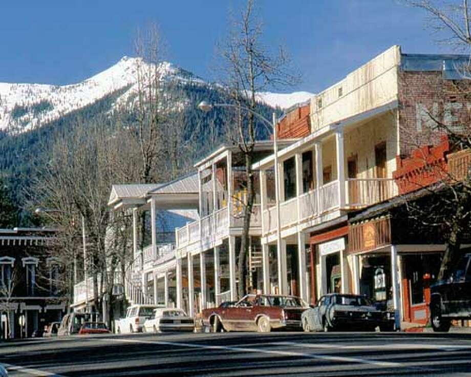 Unassuming ShangriLa in Trinity Alps / Weaverville blends mystic East