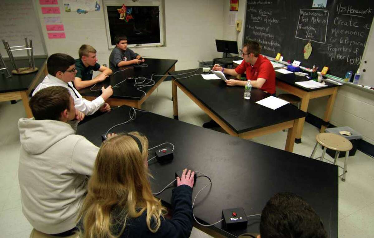 Danbury teen advances in regional history bee