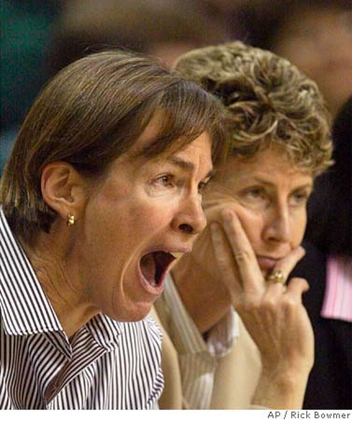 Making it right starts at home / Stanford women looking to bounce back