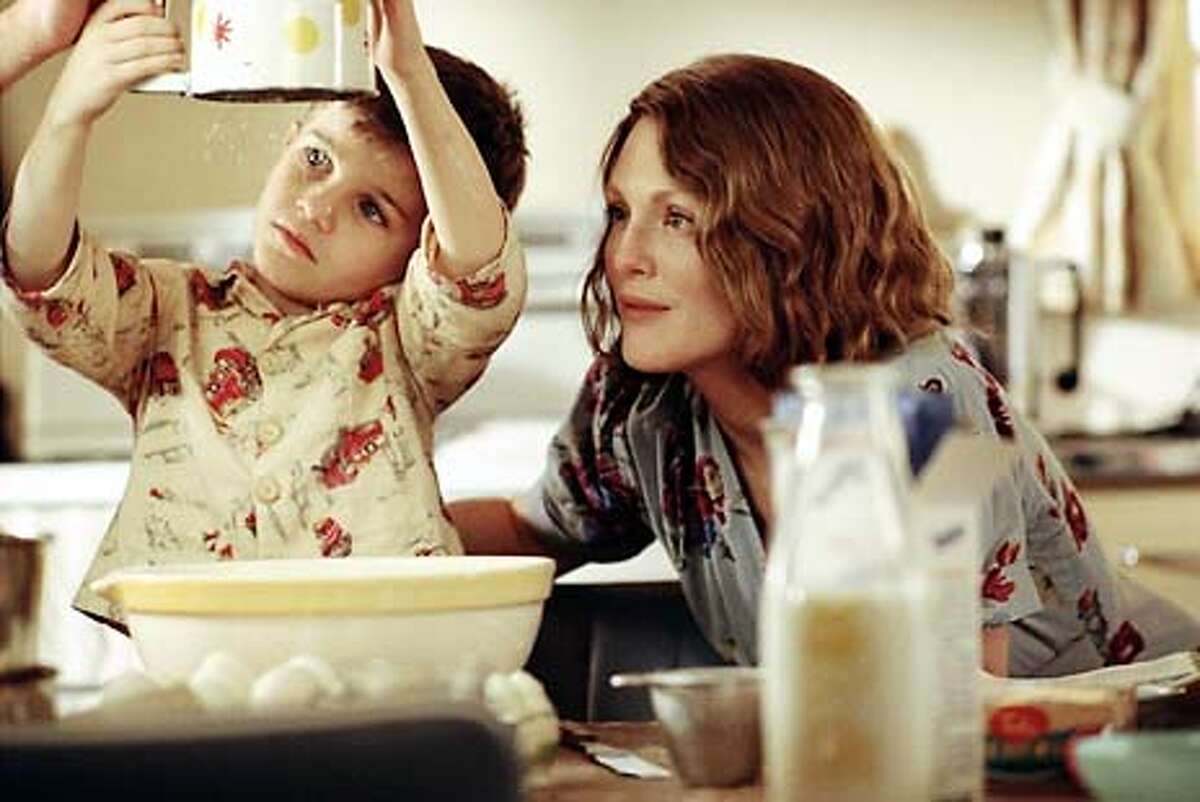 Jack Rovello as Richie and Julianne Moore as Laura Brown in "The Hours." A Paramount Pictures and Miramax Films presentation, "The Hours" is a Scott Rudin/Robert Fox Production HANDOUT PHOTO