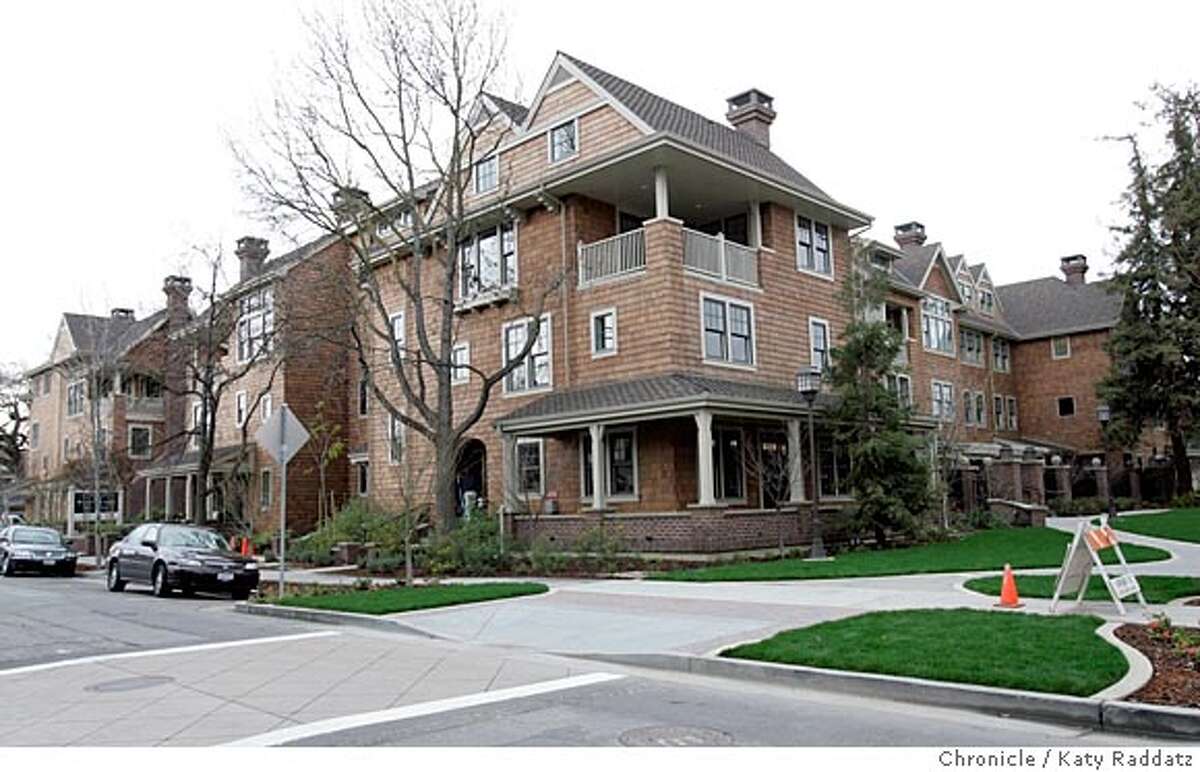 Luxury pads in downtown Palo Alto / Chichi 2bedroom Woodmark condos in