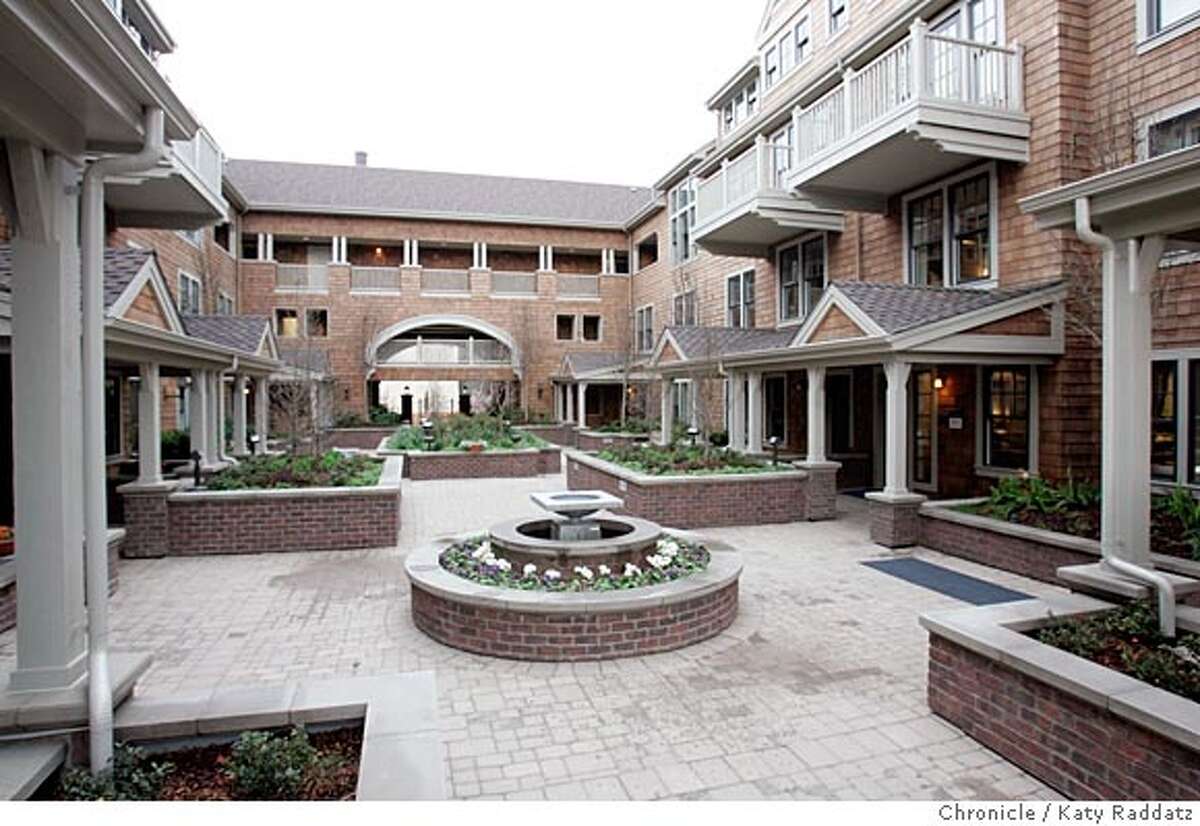Luxury pads in downtown Palo Alto / Chichi 2bedroom Woodmark condos in