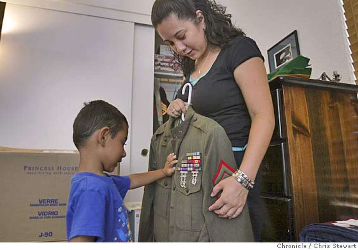 Event on 8/31/04 in Santa Maria Stacy Menusa, widow of Gunnery Sgt. Joseph Menusa with their son Joshua, 4 1/2. One of many portraits of Northern California families who have lost a military son or daughter in the Middle East. Chris Stewart / The Chronicle