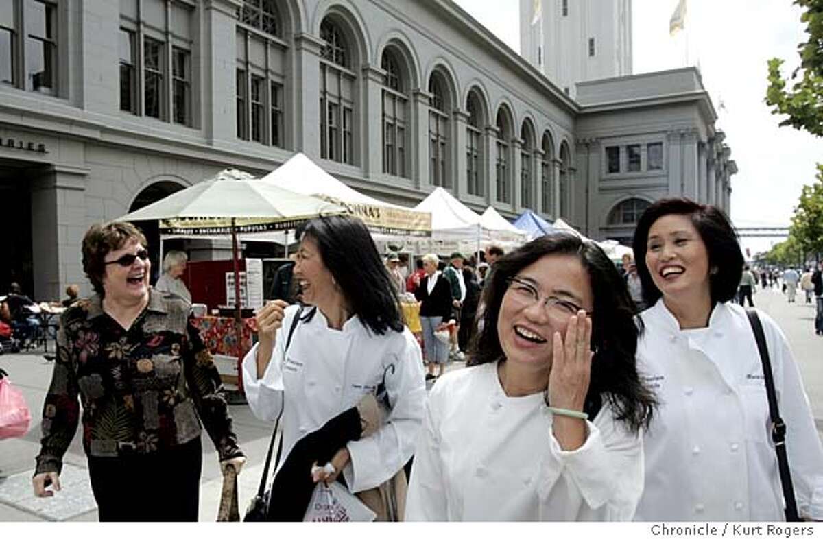Linda Murphy,Lynne Char Bennett,Thy Tranh and Olivia Wu at the Farmers market in front of the Ferry Building in San Francisco the site of the new Chronicle cooking school The Chronicle Cooking School will be having classes at the Ferry Building . 7/19/04 in San Francisco,CA. Kurt Rogers/The Chronicle