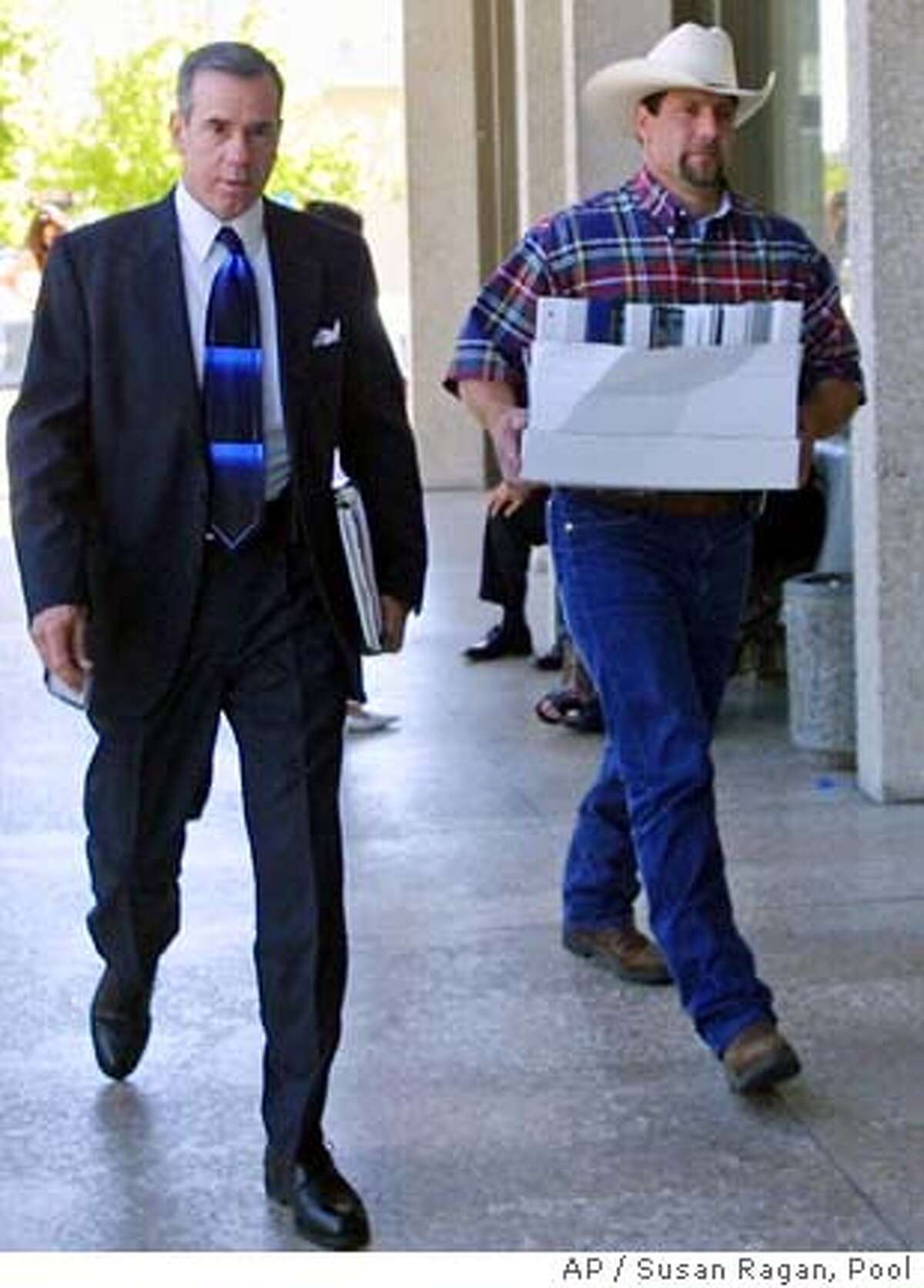 THE PETERSON TRIAL / A bag full of presents for lover's birthday ...