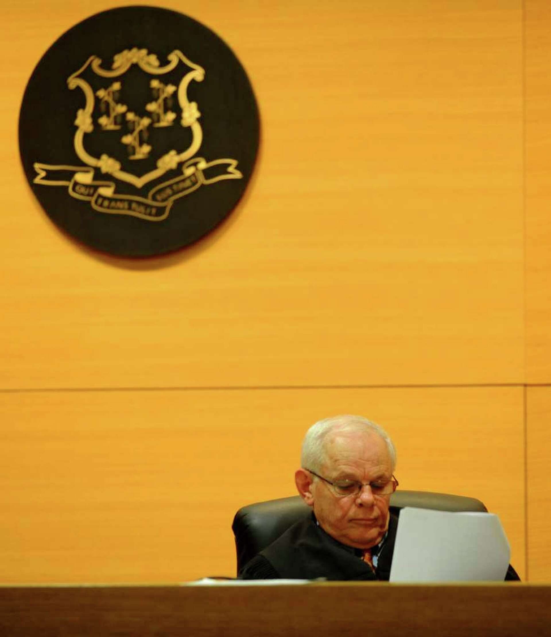 Man at center of alleged love triangle testifies