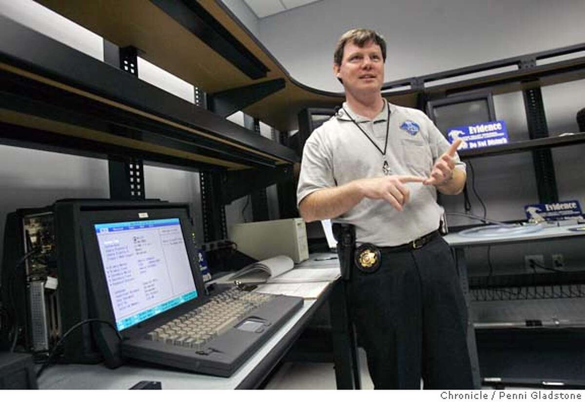 MENLO PARK / FBI opens Silicon Valley lab / Electronic devices a boon