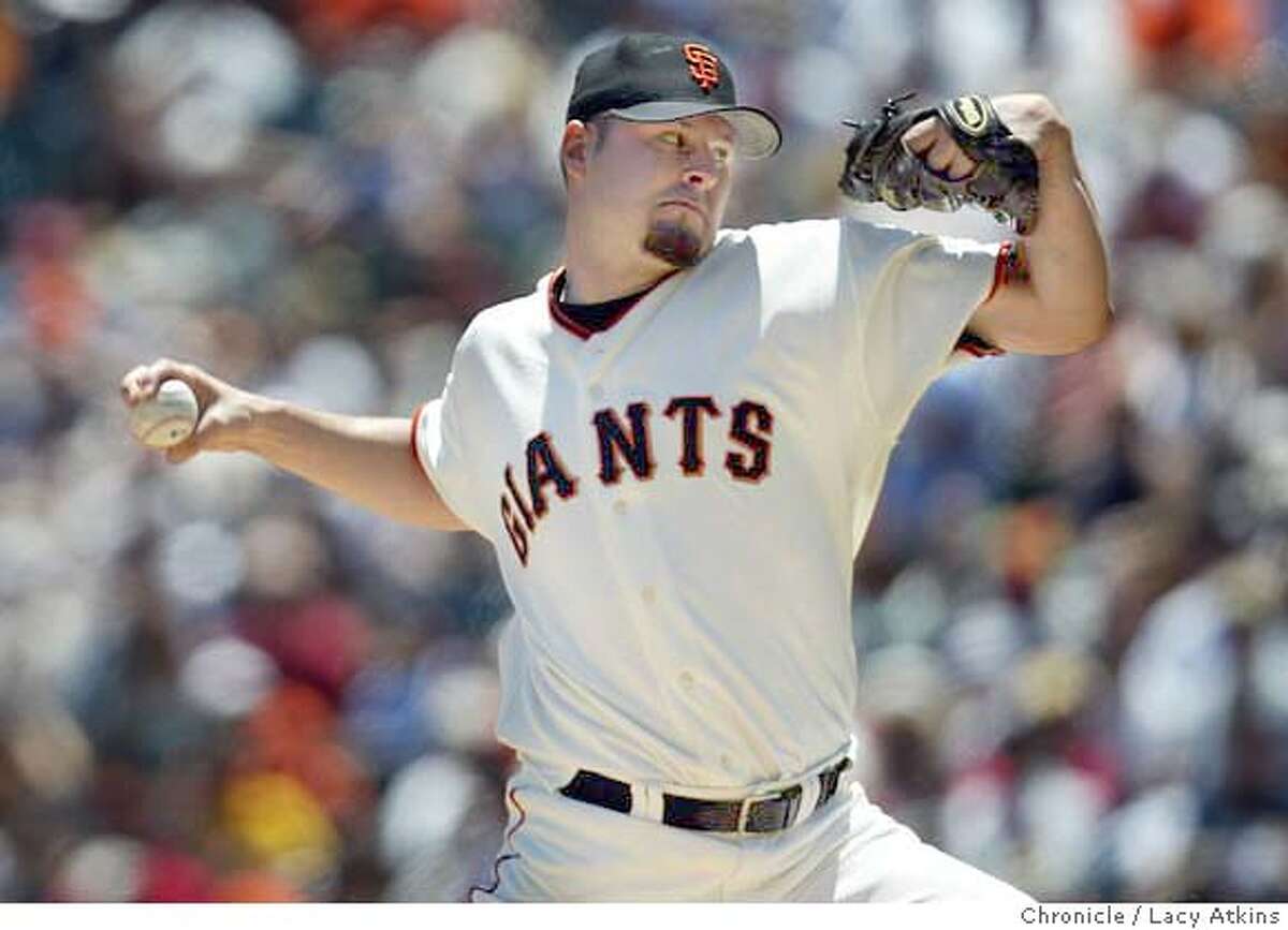 Schmidt goes 8plus, Giants go 9 straight