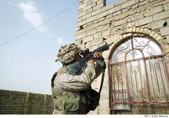 Marines settle in for Fallujah siege / 'It's a job we have