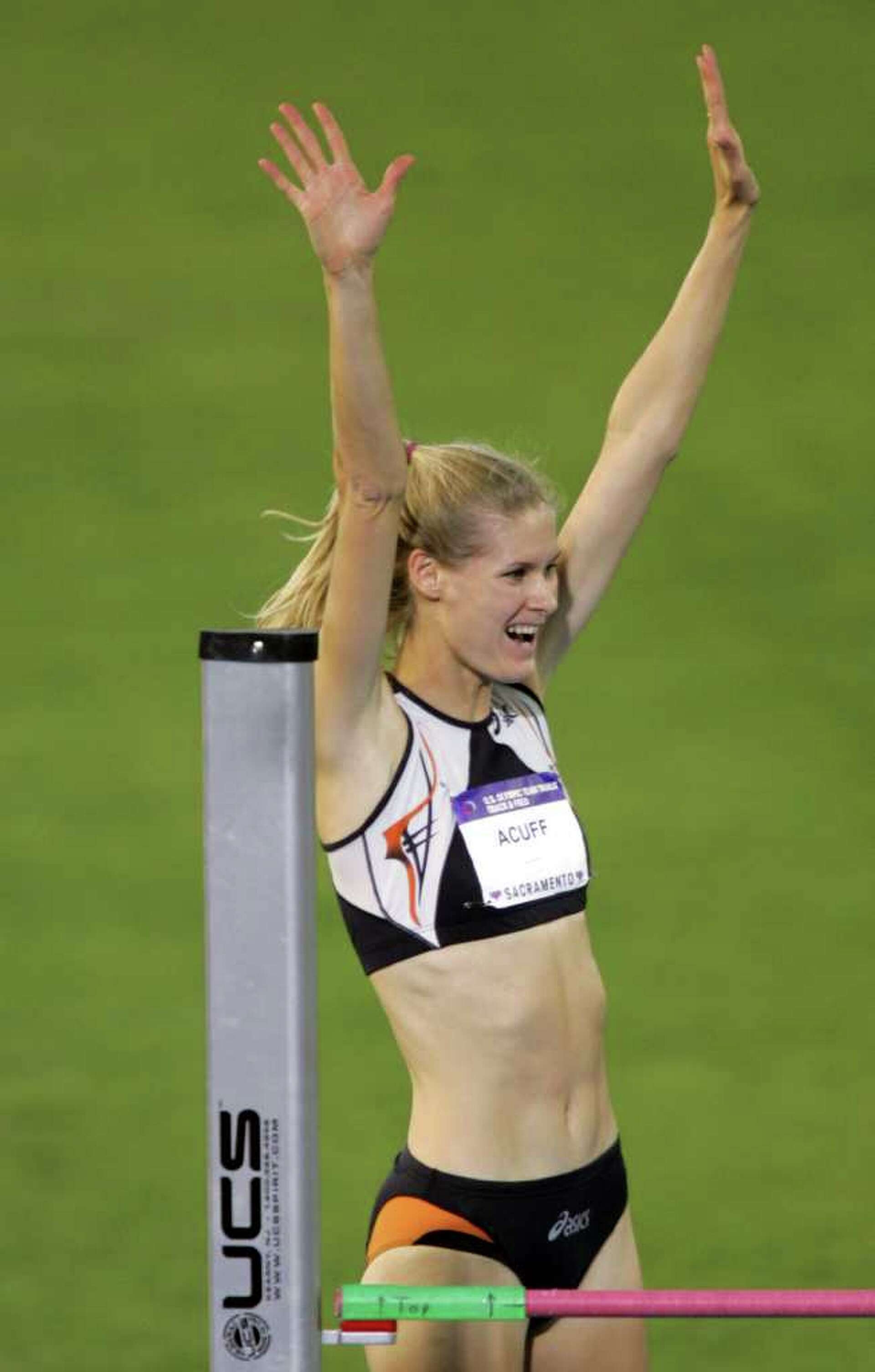 At 36, high-jumper Acuff raising the bar yet again
