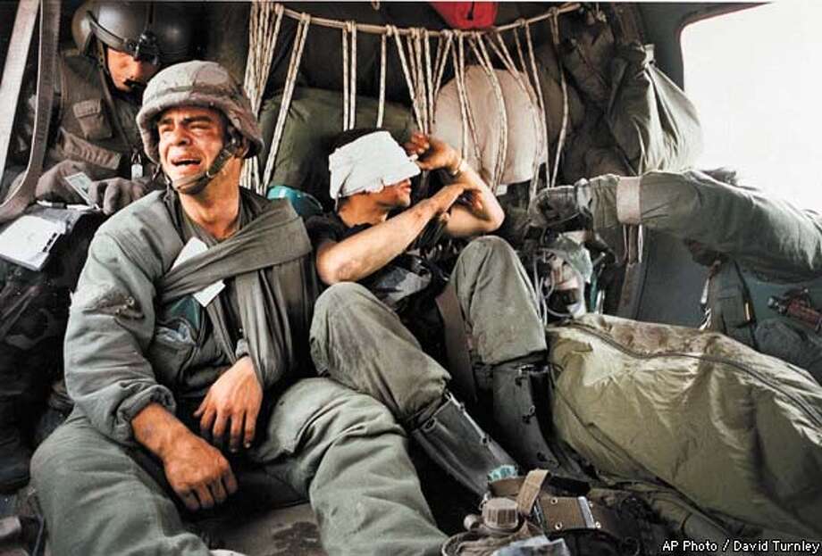 Special Section U S Vs Iraq The 1991 Gulf War Sfgate Ken Kozakiewicz 23 Left Cries After Being Given The Dogtags And Thus Learning