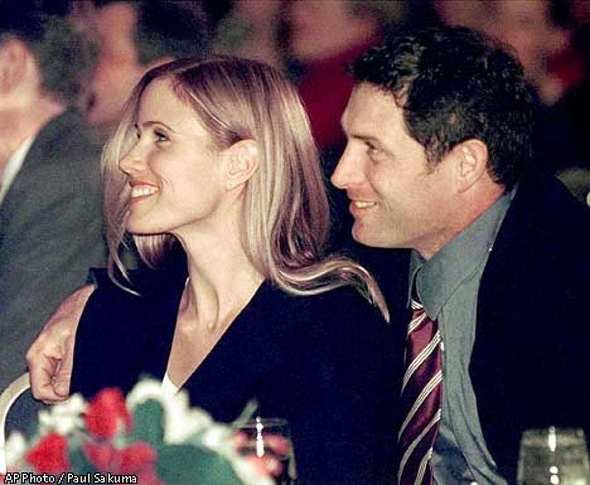 Championship Rings, And Now a Wedding Band / 49ers' star Steve Young